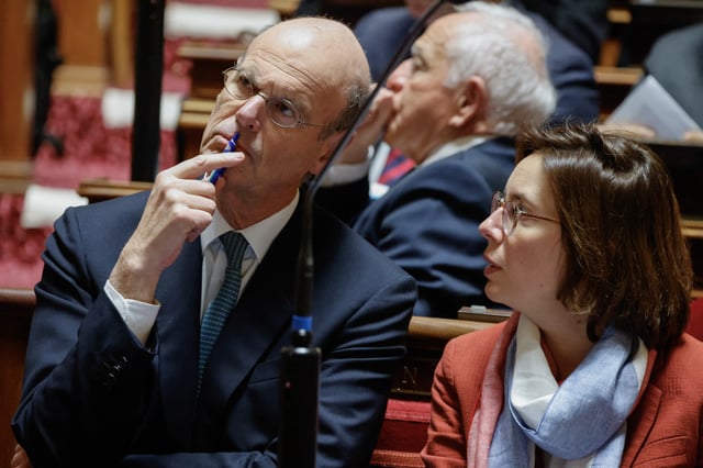Le ministre français de l’Économie Eric Lombard, et la ministre française chargée des Comptes publics, Amélie de Montchalin au Sénat le 23 janvier 2025.