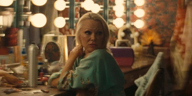 La fragilité de Pamela Anderson crève l’écran.