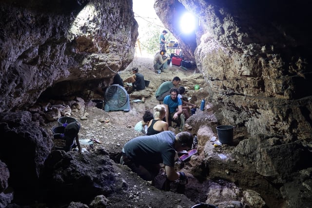 Tinshemet cave during the excavations. (Credit- Yossi Zaidner)