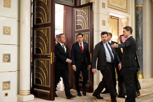 Les représentants américains arrivent pour rencontrer les Saoudiens et Ukrainiens à Djedda, mardi 11 mars.