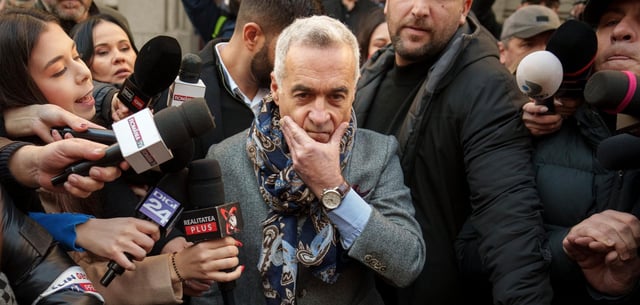 Calin Georgescu beim Verlassen eines Bezirksgerichts (05.03.2025)