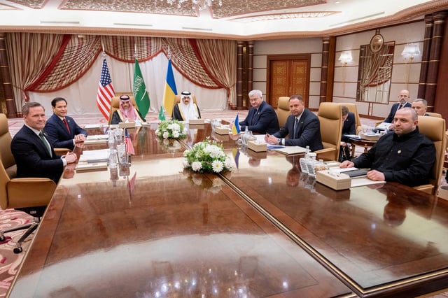 U.S Secretary of State Marco Rubio, U.S National Security Advisor Mike Waltz, Ukrainian Foreign Minister Andrii Sybiha, Ukrainian Head of Presidential Office Andriy Yermak, and Ukrainian Minister of Defense Rustem Umerov hold a meeting in the presence of Saudi Foreign Minister Faisal bin Farhan and National Security Advisor Mosaad bin Mohammad Al-Aiban, in Jeddah, Saudi Arabia, March 11, 2025. SAUL LOEB/Pool via REUTERS/File Photo