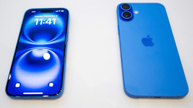 Here’s a detailed Apple Intelligence timeline and what AI features are expected to roll out with gradual iOS 18 updates. 
