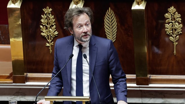 Le chef des députés socialistes Boris Vallaud annonce sa candidature à la tête du PS