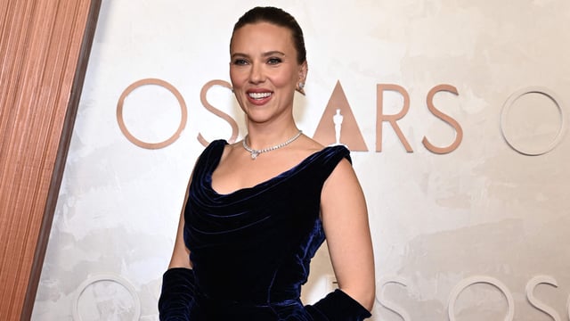 TOPSHOT - US actress Scarlett Johansson attends the 97th Annual Academy Awards at the Dolby Theatre in Hollywood, California on March 2, 2025. (Photo by ANGELA WEISS / AFP)