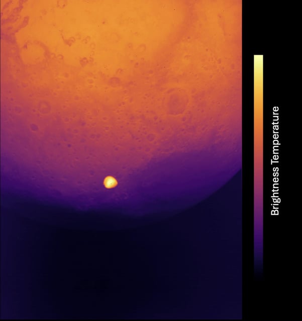 In dieser TIRI-Aufnahme erscheint die Mondoberfläche viel heller, also wärmer als die des Planeten