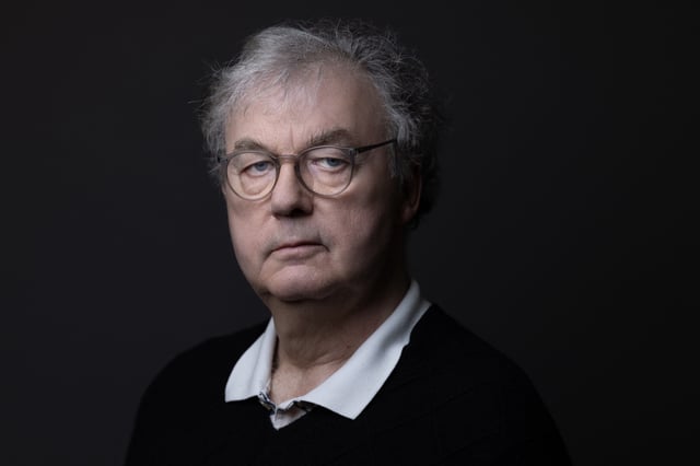 Dominique Besnehard sort de ses gonds face à Sandrine Rousseau