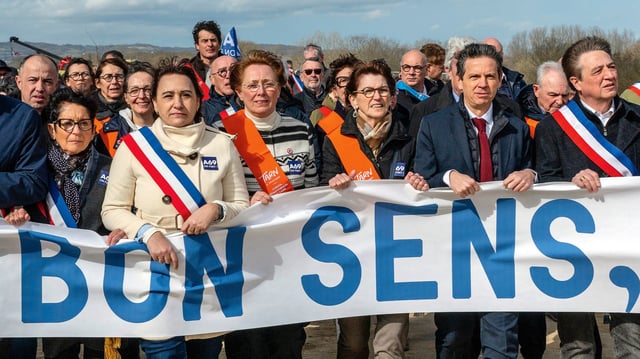 À Castres, le 8 mars dernier, la quasi-totalité de la classe politique s’est mobilisée pour demander la reprise du chantier de l’A69.
