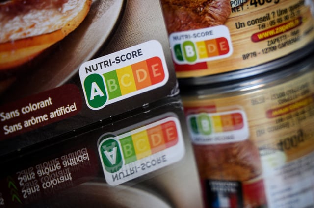 Le Nutri-Score a été mis en place en 2017 en France, sur la base du volontariat, et dans six autres pays européens.