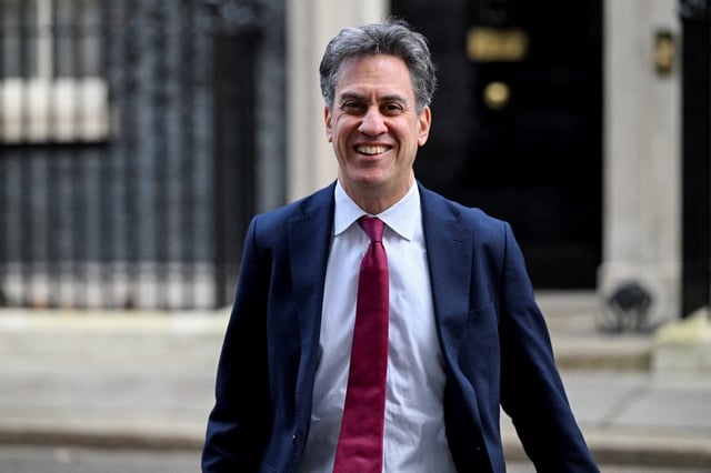 Britain's Secretary of State for Energy Security and Net Zero Ed Miliband walks at Downing Street, on the day of a Cabinet meeting in London, Britain, January 14, 2025. REUTERS/Chris J. Ratcliffe/File Photo