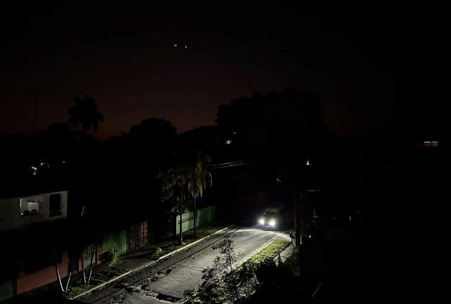 Dotée d’un système de production d’électricité vétuste, l’île de 9,7 millions d’habitants a déjà subi trois pannes généralisées pendant le dernier trimestre 2024.