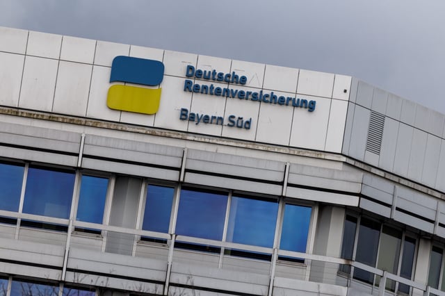 Ein Büro der Deutschen Rentenversicherung (DRV) in München: Den stärksten Anstieg der Beitragssätze soll es ab 2030 geben. (Themenbild)