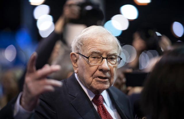 Warren Buffett, CEO of Berkshire Hathaway, speaks to the press as he arrives at the 2019 annual shareholders meeting in Omaha, Nebraska, May 4, 2019.