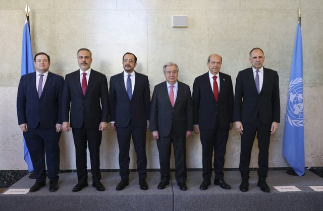 UN chief Antonio Guterres (C) hosted the Greek and Turkish Cypriot leaders in Geneva