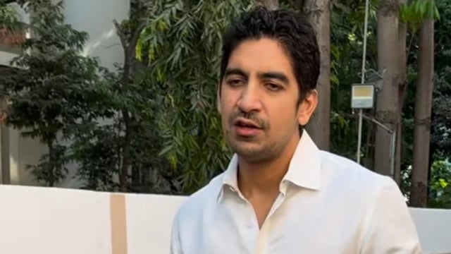 Ayan requested the paparazzi to co-operate with him at his late father's prayer meet and not insist the celebrities for photos.