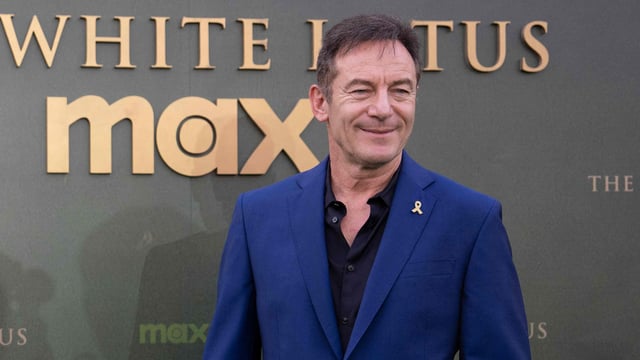 Jason Isaacs regrets his comment on male nudity and Mikey Madison.