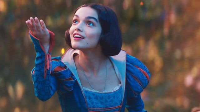 Rachel Zegler in and as Snow White.