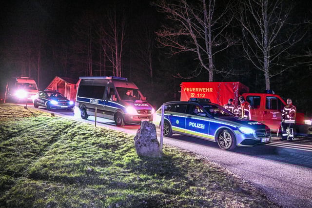 Feuerwehr und Polizei beteiligten sich an der stundenlangen Suchaktion