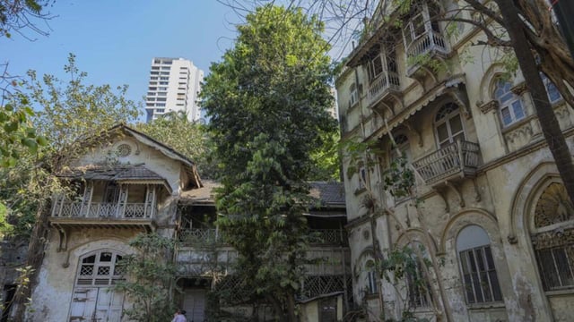 Mumbai, India - March 19, 2025: A view of the Laxmi Niwas Building at Nepean sea road in Mumbai, India, on Wednesday, March 19, 2025. (Photo by Satish Bate/ Hindustan Times) (Hindustan Times)