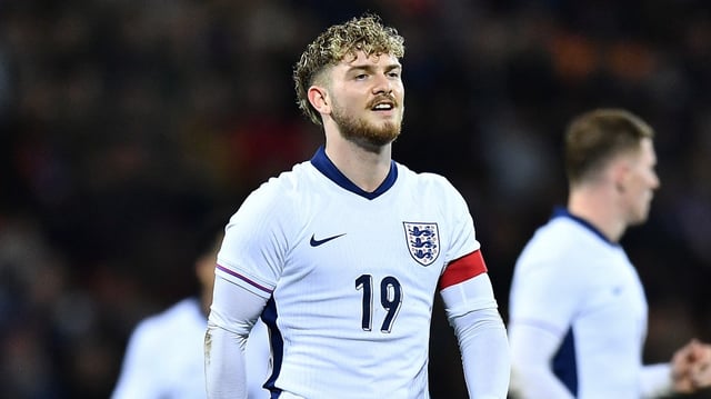 Elliott scored one of England’s three goals but also missed a penalty as an experimental side were beaten in Lorient