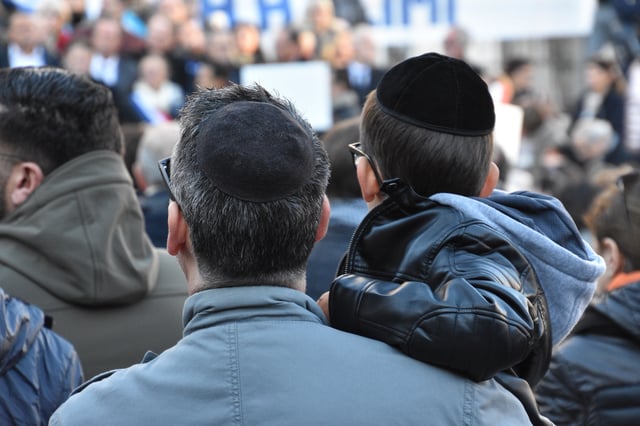«Frappé à la tête, mordu à l'épaule»: le rabbin d'Orléans victime d'une agression en rentrant de la synagogue