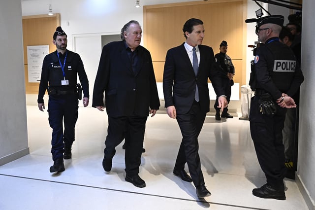 Gérard Depardieu au tribunal de Paris, lundi 24 mars.
