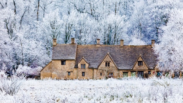 Rows of 17th-century weavers’ cottages led William Morris to declare Bibury the most appealing village in the country