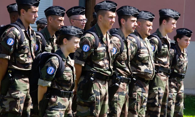 Stage de préparation militaire pour devenir gendarme réserviste au lyçée agricole de Fontaines (17/08/23).