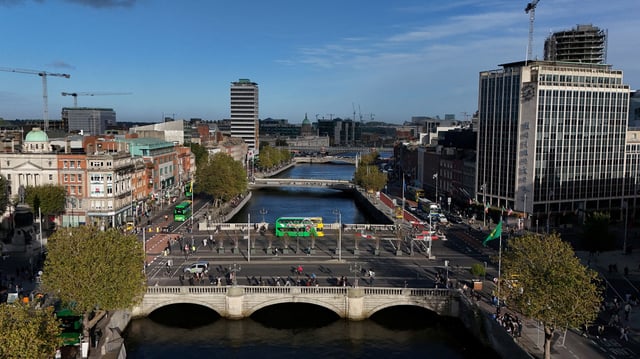 A drone view shows traffic on O'Connell bridge on the river Liffey with the Customs House and Liberty Hall visible, in the city centre of Dublin, Ireland October 7, 2024. REUTERS/Clodagh Kilcoyne/File Photo