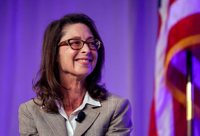 A Fidelity spokesperson says the firm is &#39;testing&#39; a USD-pegged stablecoin.