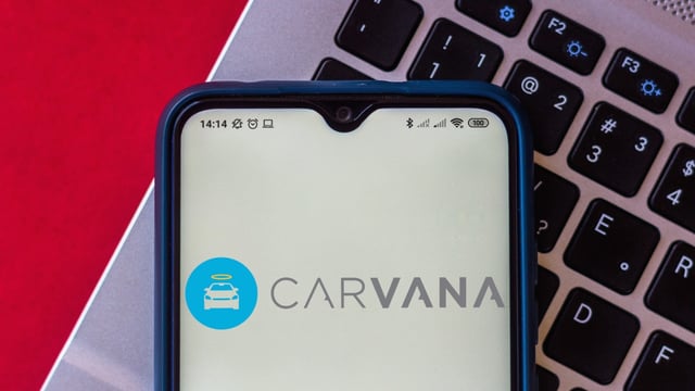 Analysts say Carvana offers an opportunity for investors. 