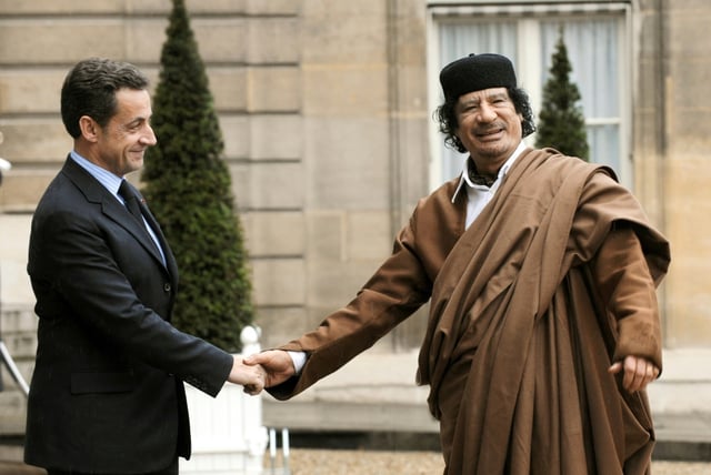 Sarkozy welcomed Kadhafi to Paris in 2007
