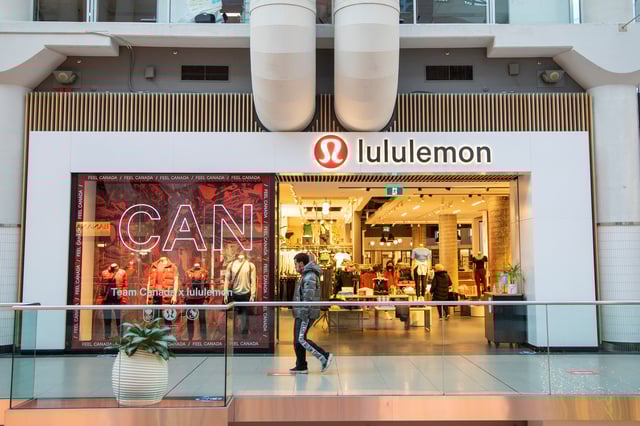 A Lululemon store in the CF Toronto Eaton Centre shopping mall in Toronto, Ontario, Canada December 13, 2021.  REUTERS/Carlos Osorio/File Photo