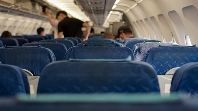 Elsherif accused the airline of failing to take action, noting that the crew did not report the incident.