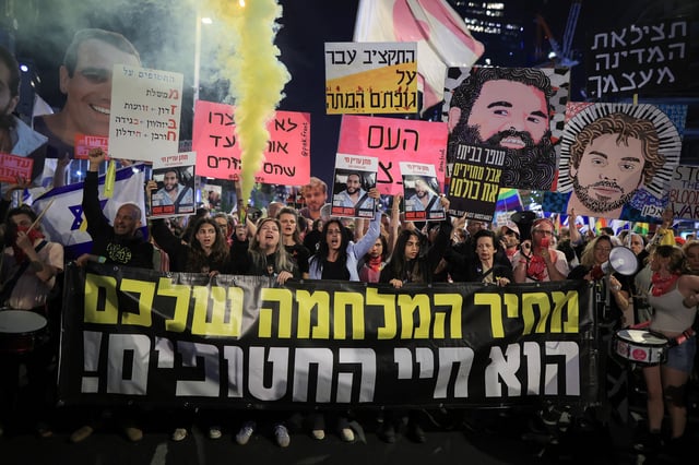 Supporters of Israeli hostages kidnapped during the October 7, 2023 attack on Israel by Hamas, take part in a protest against Israeli government and its head Prime Minister Benjamin Netanyahu and to demand the release of all hostages, in Tel Aviv, Israel, March 29, 2025 REUTERS/Itai Ron