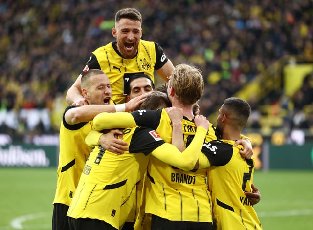 Soccer Football - Bundesliga - Borussia Dortmund v 1. FSV Mainz 05 - Signal Iduna Park, Dortmund, Germany - March 30, 2025 Borussia Dortmund's Maximilian Beier celebrates scoring their first goal with teammates