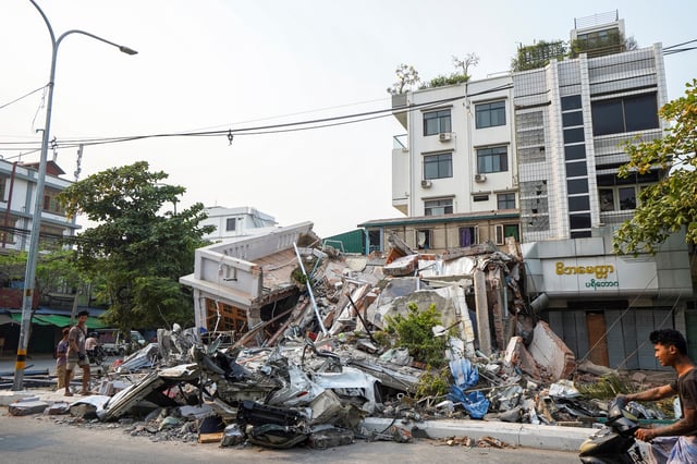 A general view of a building that collapsed, in the aftermath of a strong earthquake, in Mandalay, Myanmar, March 30, 2025. REUTERS/Stringer