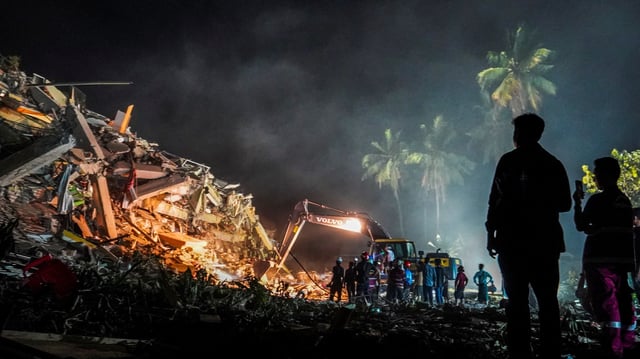 Des débris liés au tremblement de terre, à Mandalay (Birmanie), le 29 mars.