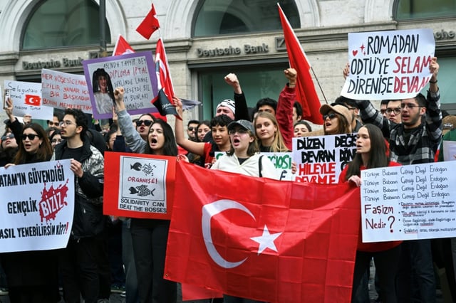 In Istanbul alone police arrested 511 students for taking part in the demonstrations, of which 275 were detained