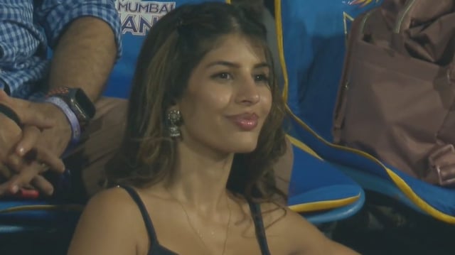 Hardik Pandya's rumoured girlfriend Jasmin Walia was spotted in the stands for the match between Mumbai Indians and Kolkata Knight Riders on Monday night. 