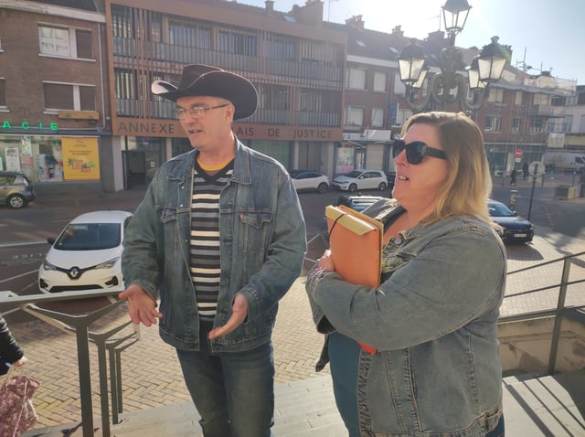 «Je ne contracte pas avec vous ! »: l’interpellation lunaire d’un couple de conspirationnistes