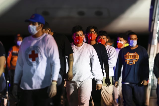 28 March 2025, Venezuela, Maiquetia: Venezuelans deported from the USA arrive at Simon Bolivar International Airport on a repatriation flight.