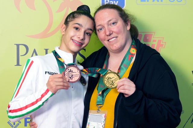 Sofia Raffaeli (l.) und Julieta Cantaluppi bei den Weltmeisterschaften 2022