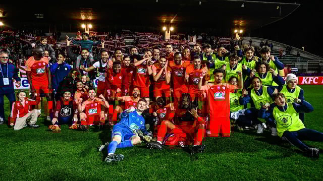 La joie collective des Cannois après leur succès en quart de finale de la Coupe de France face à Guingamp (3-1).