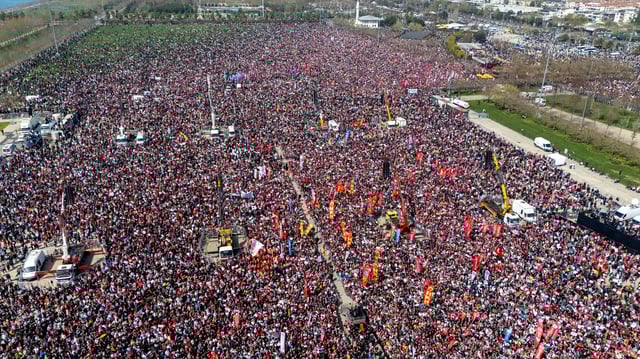 A drone view shows people gathering during a rally to protest against the arrest of Istanbul Mayor Ekrem Imamoglu as part of a corruption investigation, in Istanbul, Turkey, March 29, 2025. REUTERS/Umit Bektas/File Photo