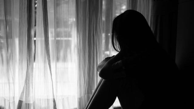 Her distress reportedly deepened after she saw him with another female student, which, according to police, contributed to her emotional turmoil. (Siam - stock.adobe.com)