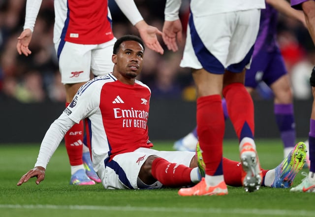 Soccer Football - Premier League - Arsenal v Fulham - Emirates Stadium, London, Britain - April 1, 2025 Arsenal's Gabriel Magalhaes reacts after sustaining an injury REUTERS/David Klein EDITORIAL USE ONLY. NO USE WITH UNAUTHORIZED AUDIO, VIDEO, DATA, FIXTURE LISTS, CLUB/LEAGUE LOGOS OR 'LIVE' SERVICES. ONLINE IN-MATCH USE LIMITED TO 120 IMAGES, NO VIDEO EMULATION. NO USE IN BETTING, GAMES OR SINGLE CLUB/LEAGUE/PLAYER PUBLICATIONS. PLEASE CONTACT YOUR ACCOUNT REPRESENTATIVE FOR FURTHER DETAILS../File Photo