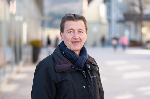 Nimmt seine Bürger in Schutz, auch wenn die zu 7 Prozent die AfD wählten: Albstadts Bürgermeister Roland Tralmer. Foto: picture alliance/dpa | Silas Stein