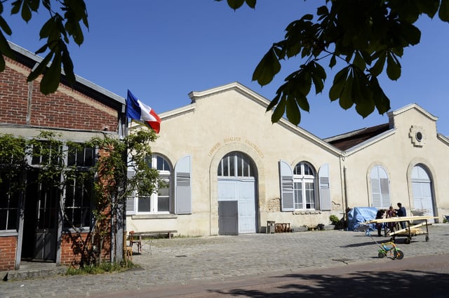 La façade du bâtiment investi par le Théâtre du Soleil, à Paris, en 2014.