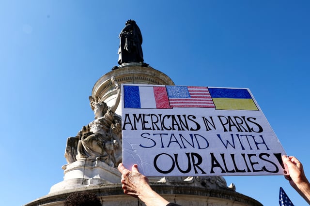 «Où sont les démocrates ? Ils sont bien là !» : l’Europe manifeste contre Trump
